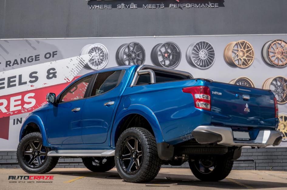 MITSUBISHI TRITON RIPPER GLOSS BLACK MILLED ACCENTS